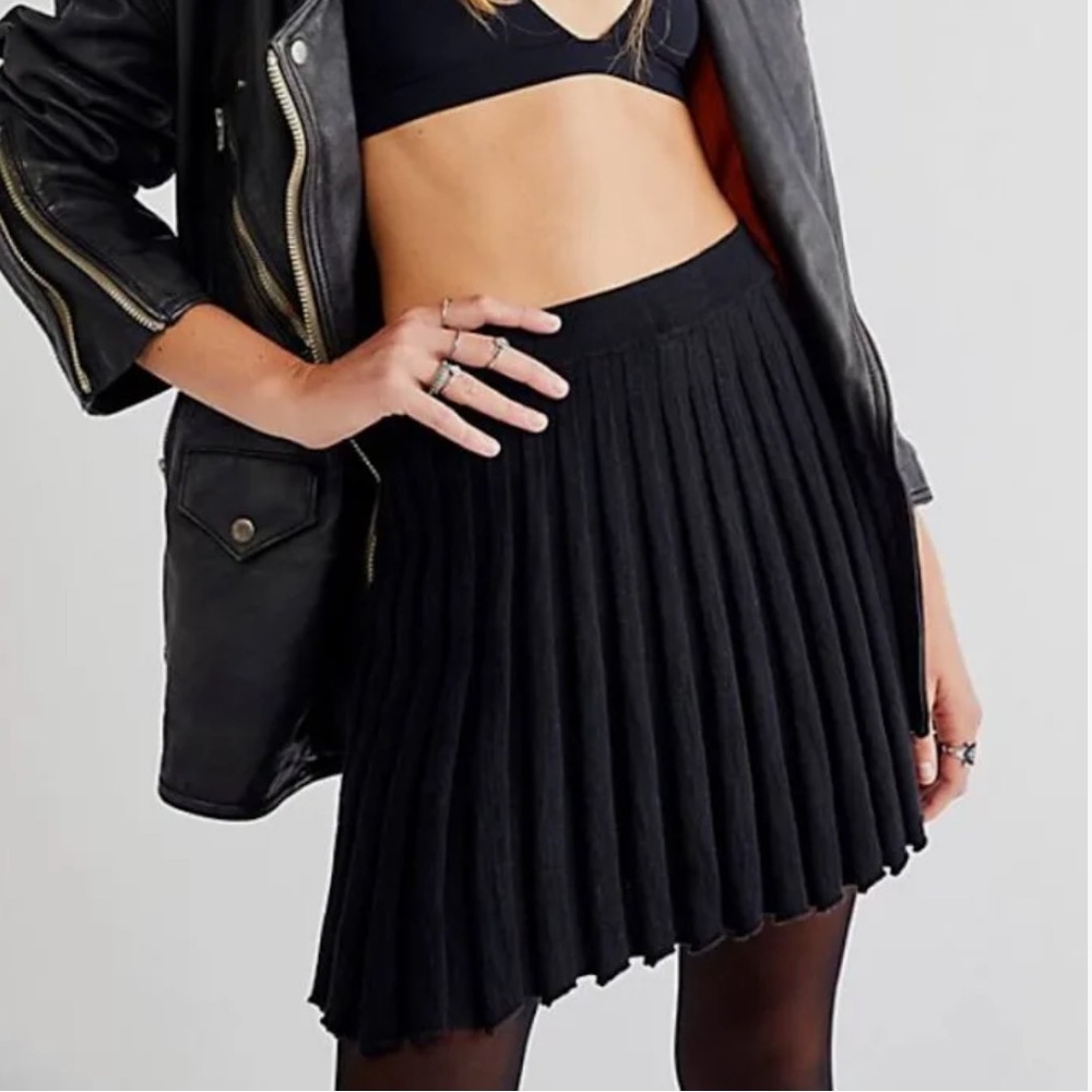 Free People Kit Black Skort size Medium